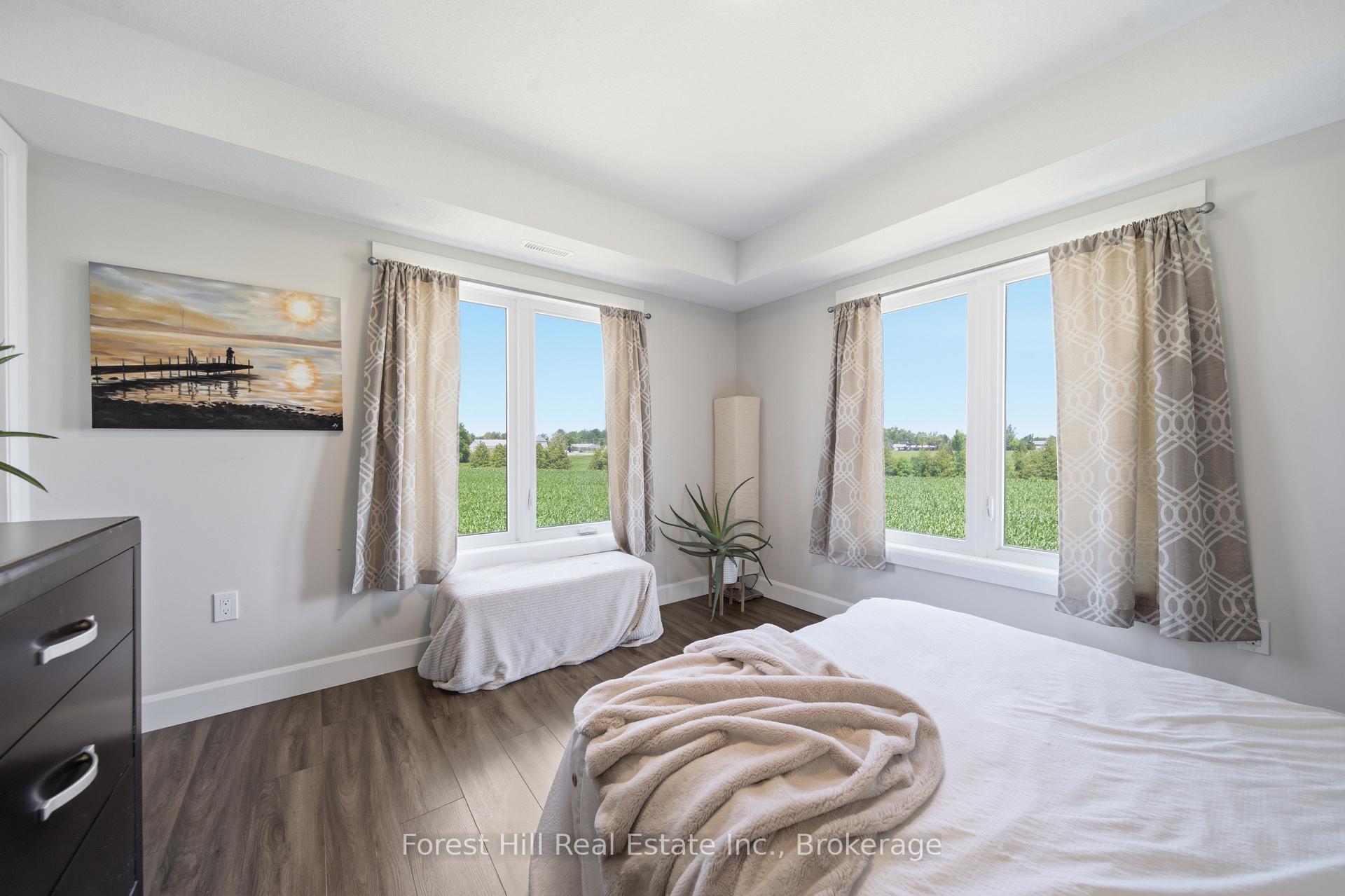Photo 15 of Unit 21, 3202 Vivian Line, Stratford — HOMEH