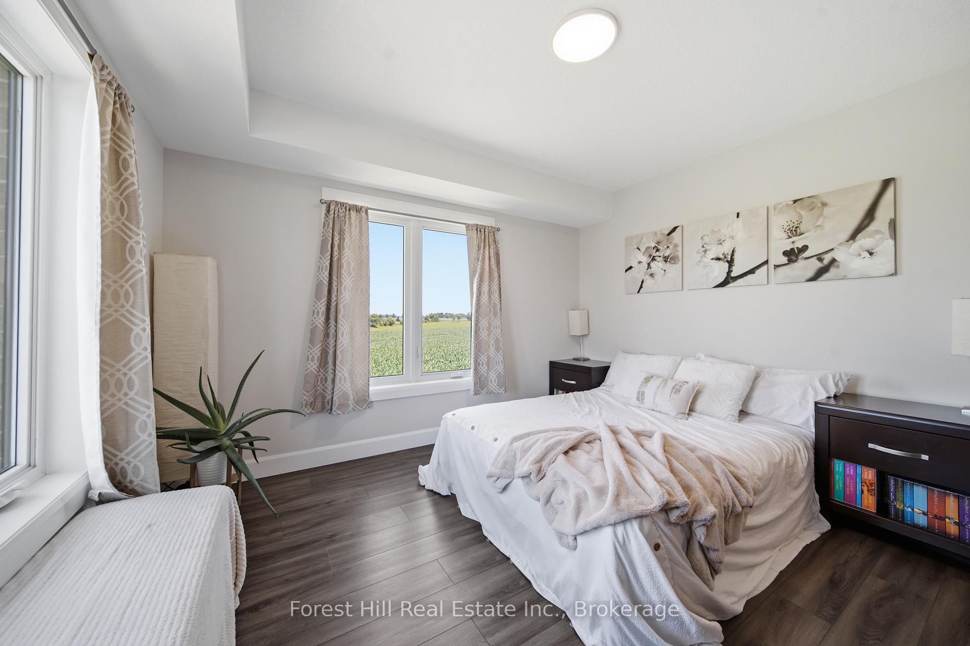 Photo 16 of Unit 21, 3202 Vivian Line, Stratford — HOMEH