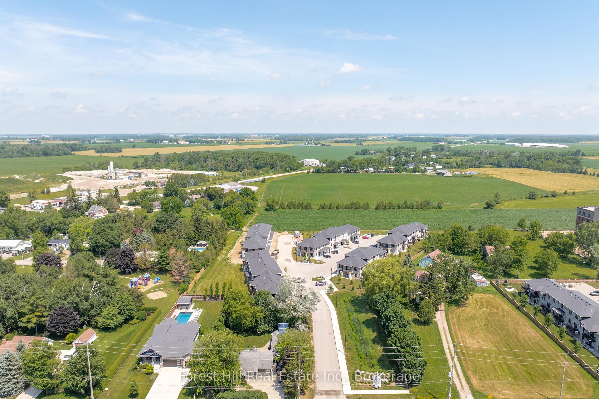 Photo 29 of Unit 21, 3202 Vivian Line, Stratford — HOMEH