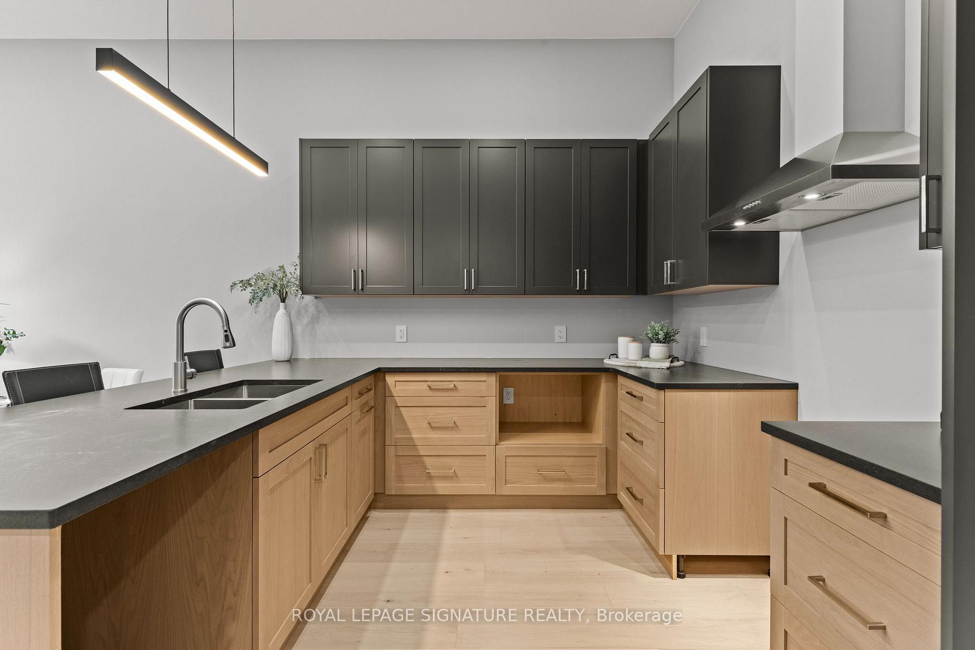 Photo 7 of 141 King Edward Street, Brant, Paris — HOMEH