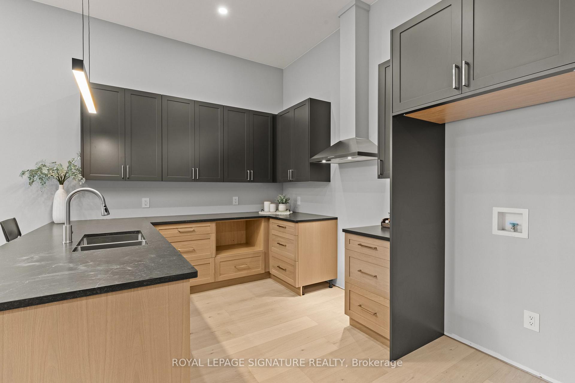 Photo 8 of 141 King Edward Street, Brant, Paris — HOMEH