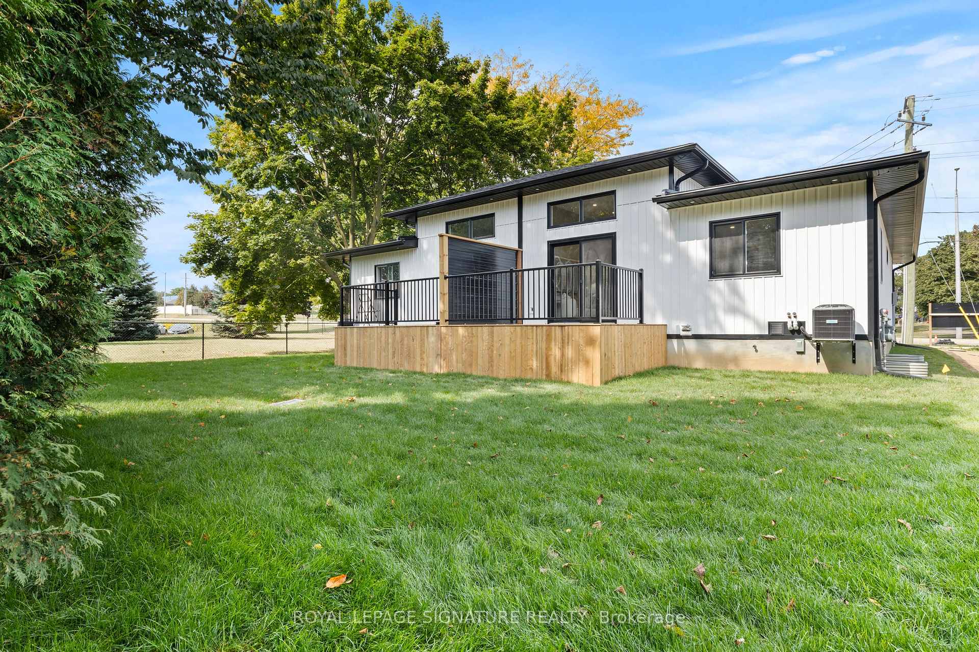 Photo 28 of 141 King Edward Street, Brant, Paris — HOMEH