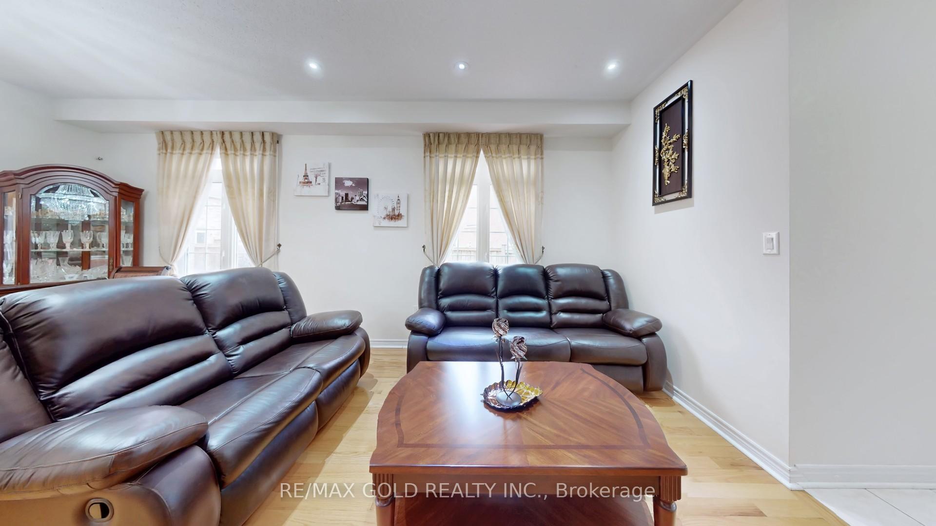Photo 7 of 18 Kawana Road, Brampton, Bram West — HOMEH