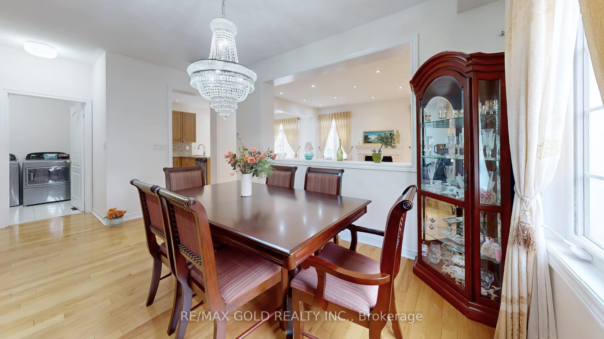 Photo 10 of 18 Kawana Road, Brampton, Bram West — HOMEH