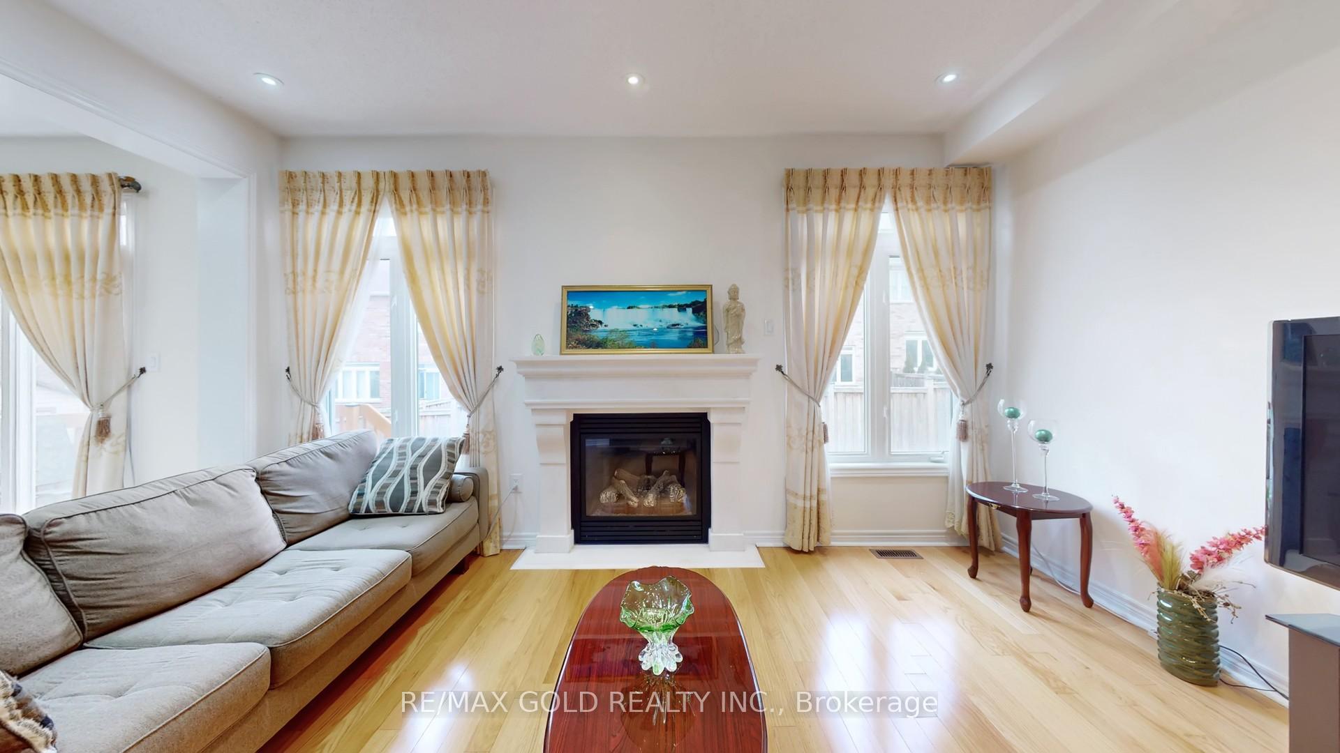 Photo 12 of 18 Kawana Road, Brampton, Bram West — HOMEH