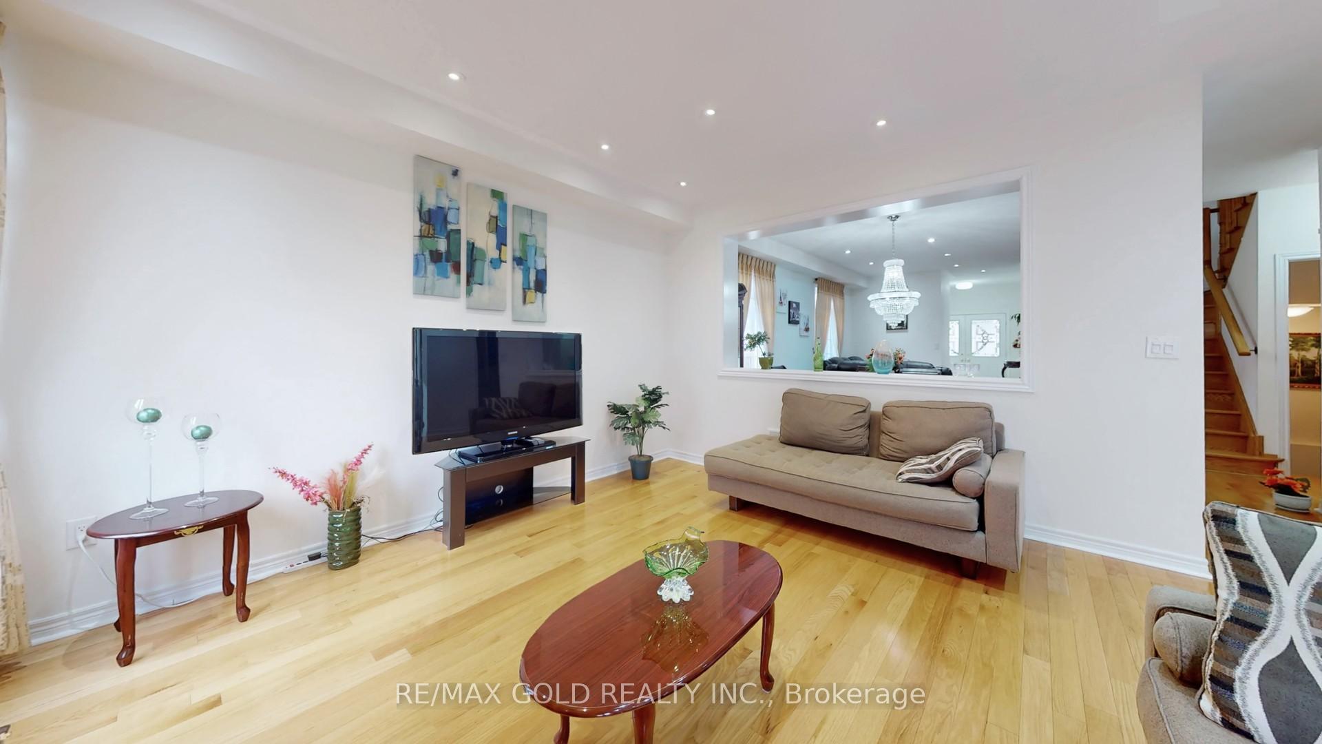 Photo 15 of 18 Kawana Road, Brampton, Bram West — HOMEH