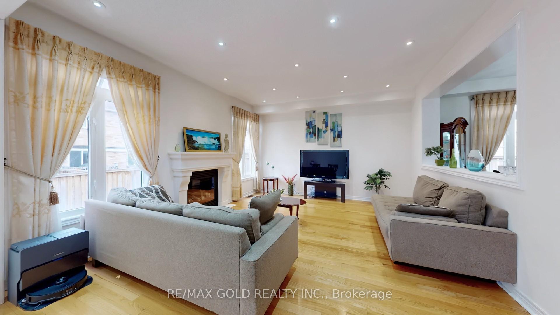 Photo 16 of 18 Kawana Road, Brampton, Bram West — HOMEH