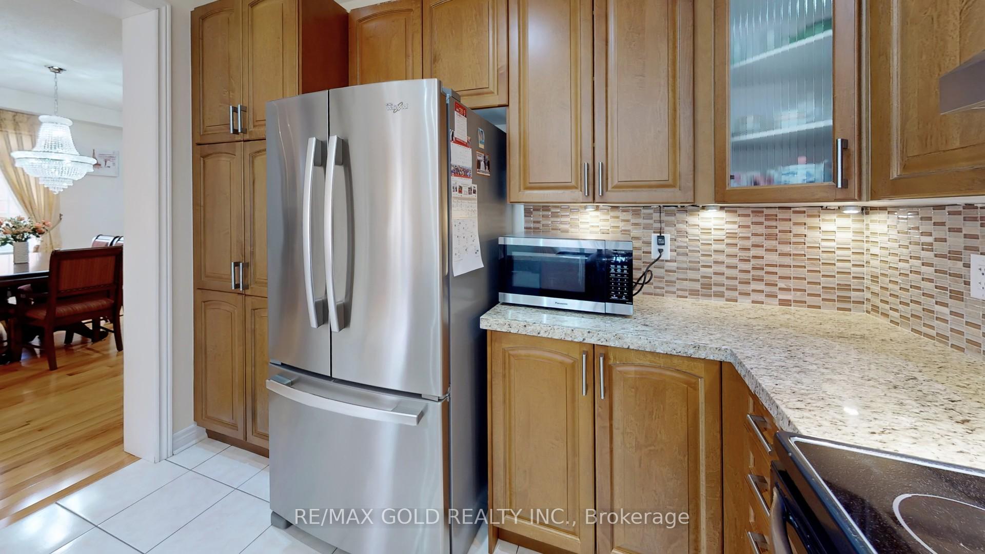 Photo 20 of 18 Kawana Road, Brampton, Bram West — HOMEH