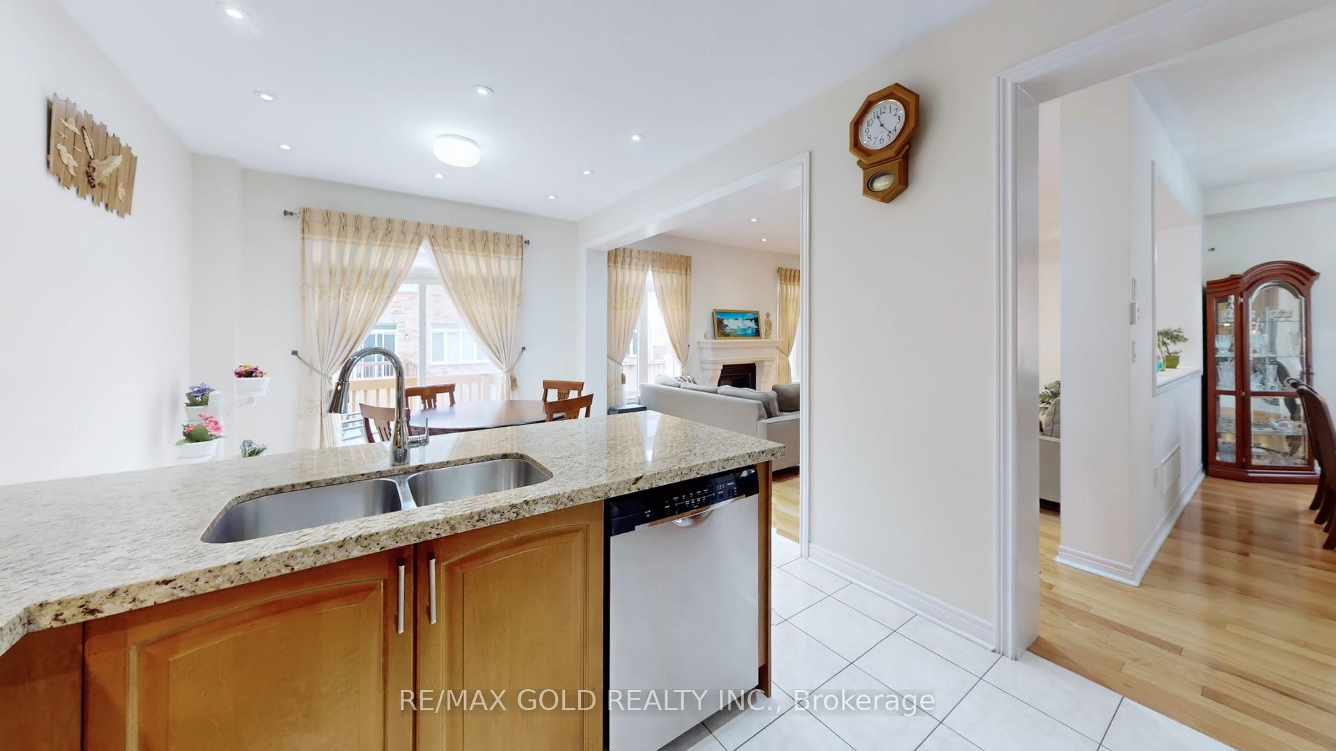 Photo 22 of 18 Kawana Road, Brampton, Bram West — HOMEH