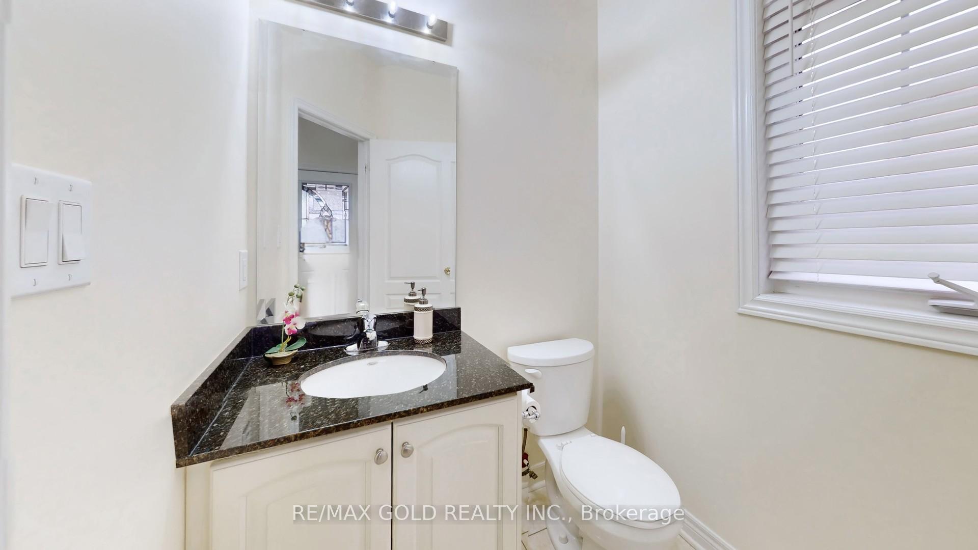 Photo 23 of 18 Kawana Road, Brampton, Bram West — HOMEH