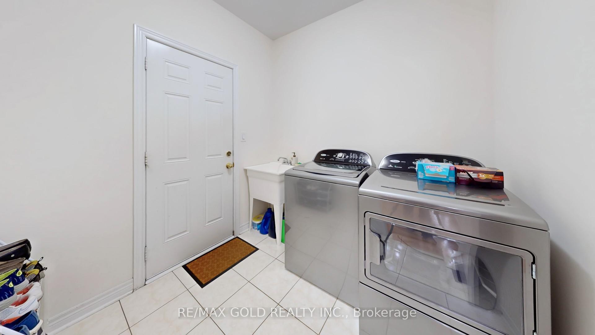 Photo 24 of 18 Kawana Road, Brampton, Bram West — HOMEH