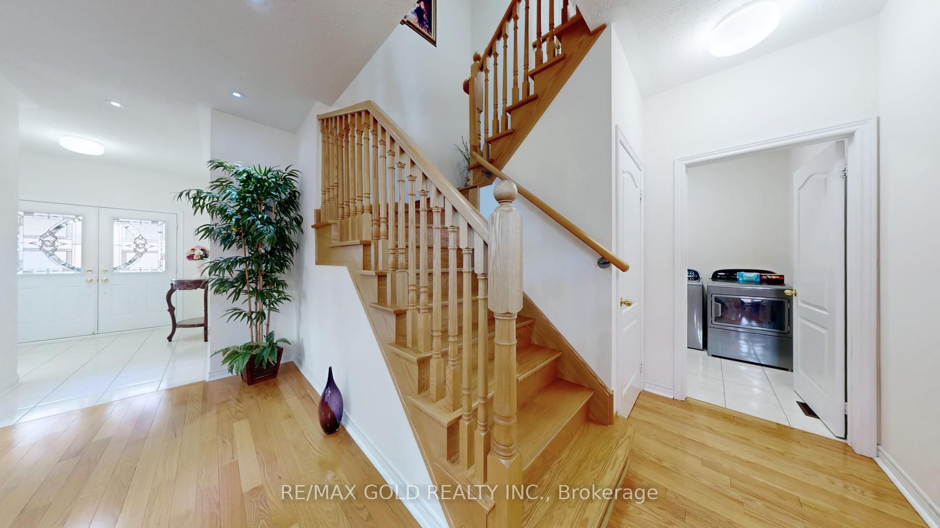 Photo 25 of 18 Kawana Road, Brampton, Bram West — HOMEH