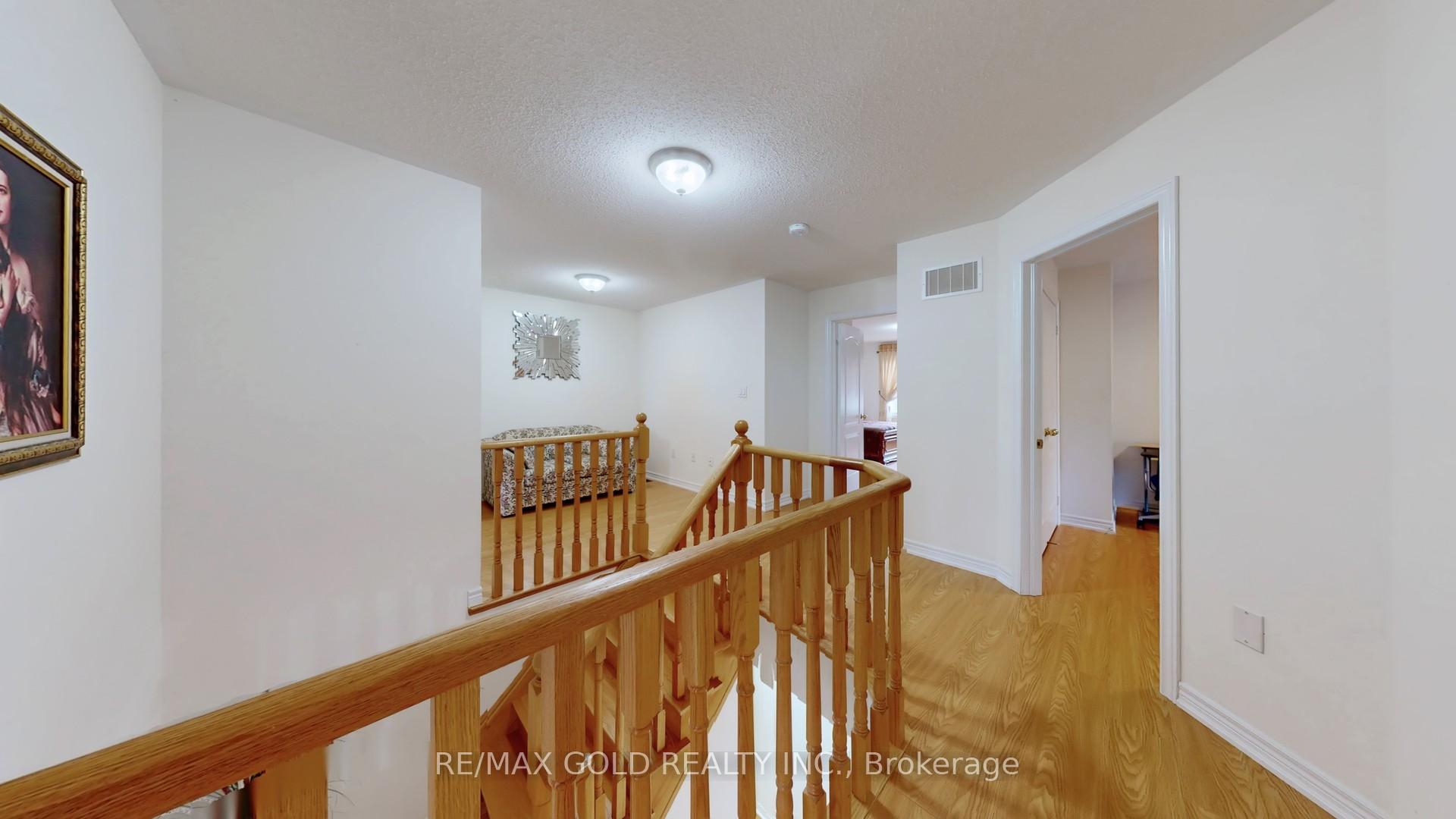 Photo 27 of 18 Kawana Road, Brampton, Bram West — HOMEH