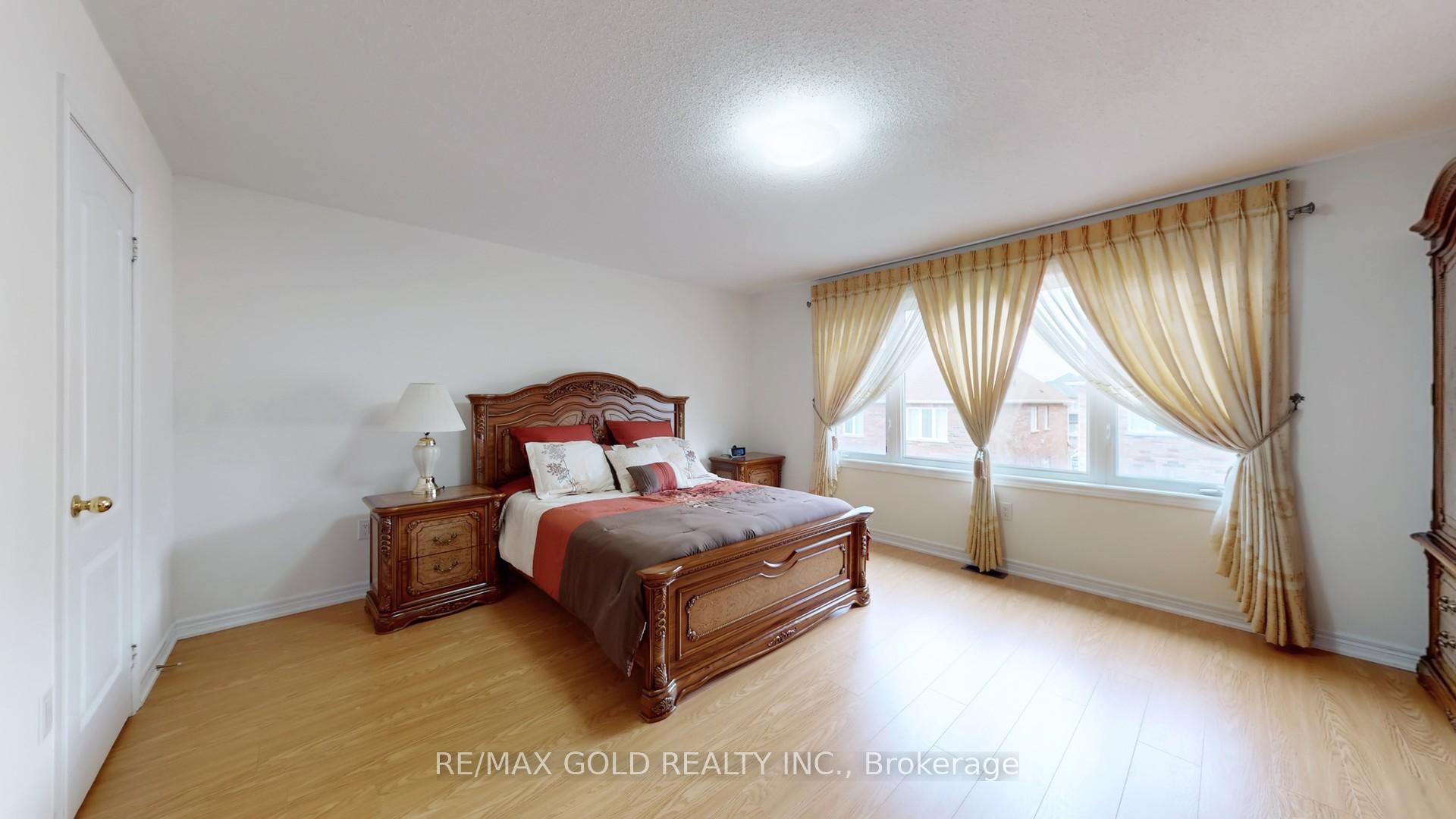 Photo 28 of 18 Kawana Road, Brampton, Bram West — HOMEH