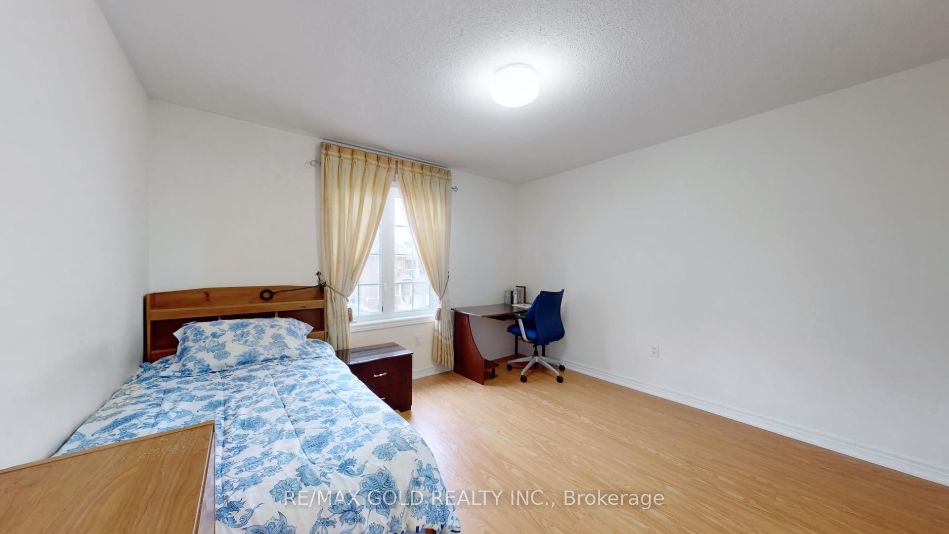 Photo 34 of 18 Kawana Road, Brampton, Bram West — HOMEH