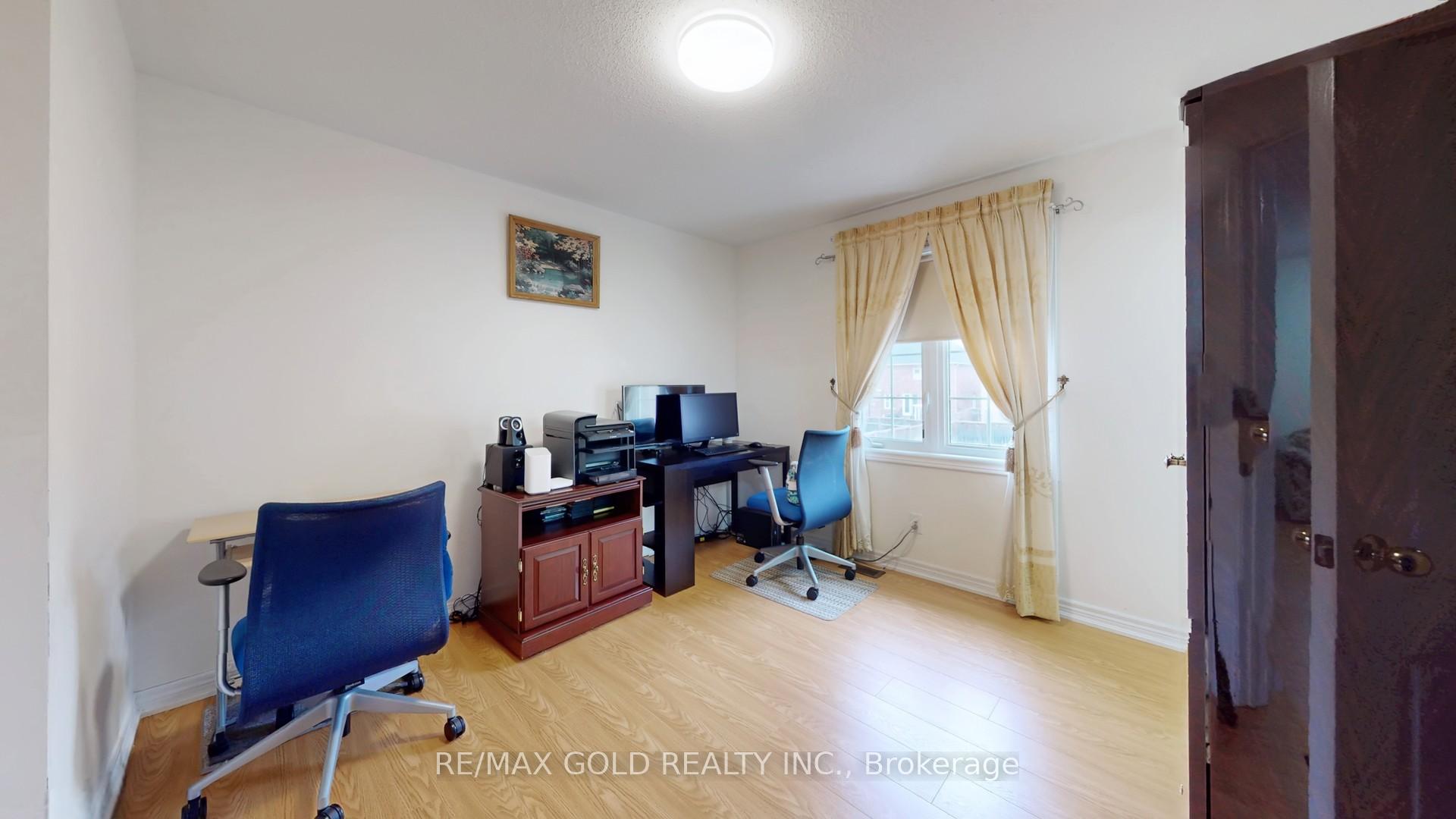 Photo 36 of 18 Kawana Road, Brampton, Bram West — HOMEH