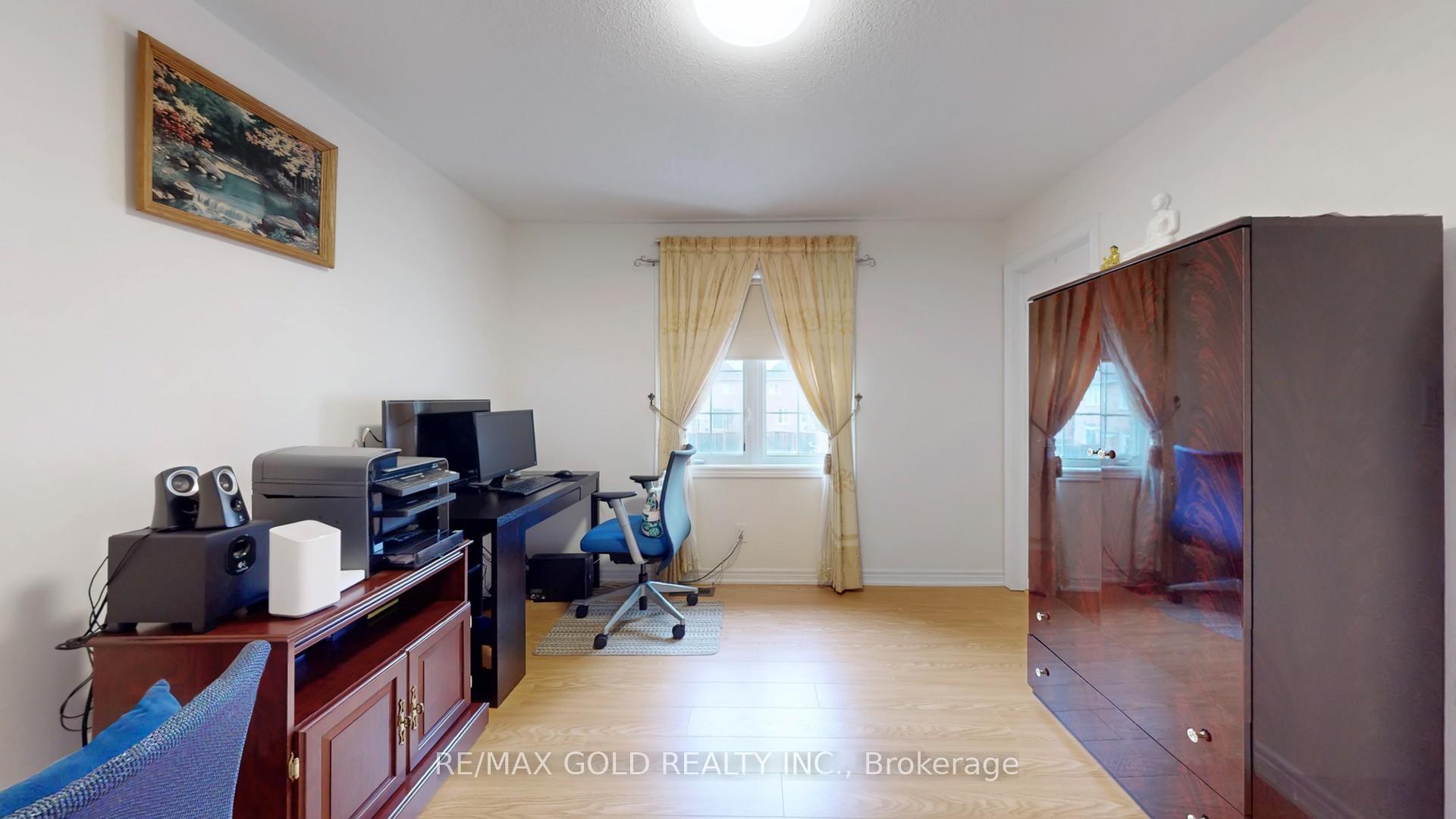Photo 37 of 18 Kawana Road, Brampton, Bram West — HOMEH