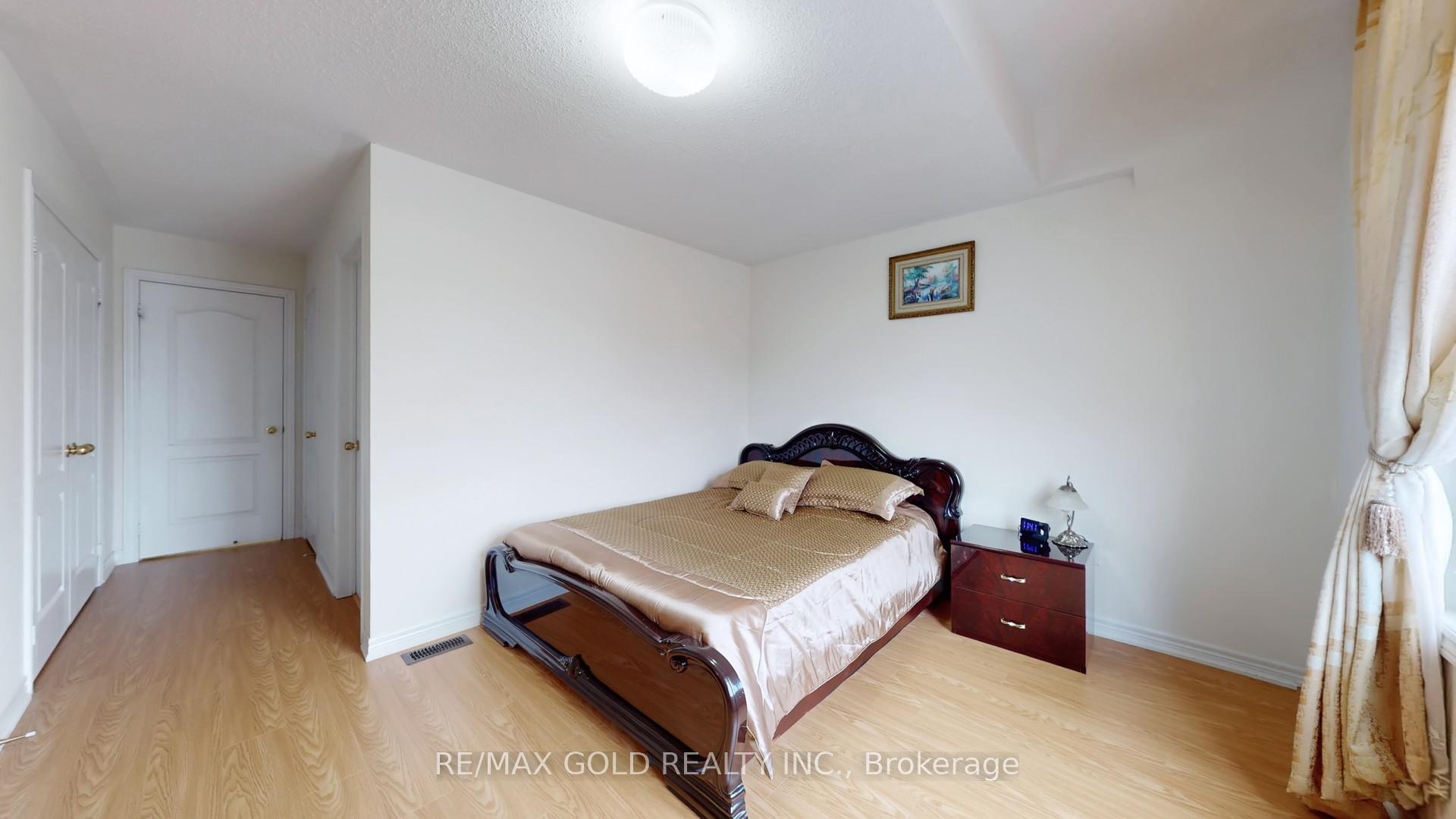 Photo 39 of 18 Kawana Road, Brampton, Bram West — HOMEH