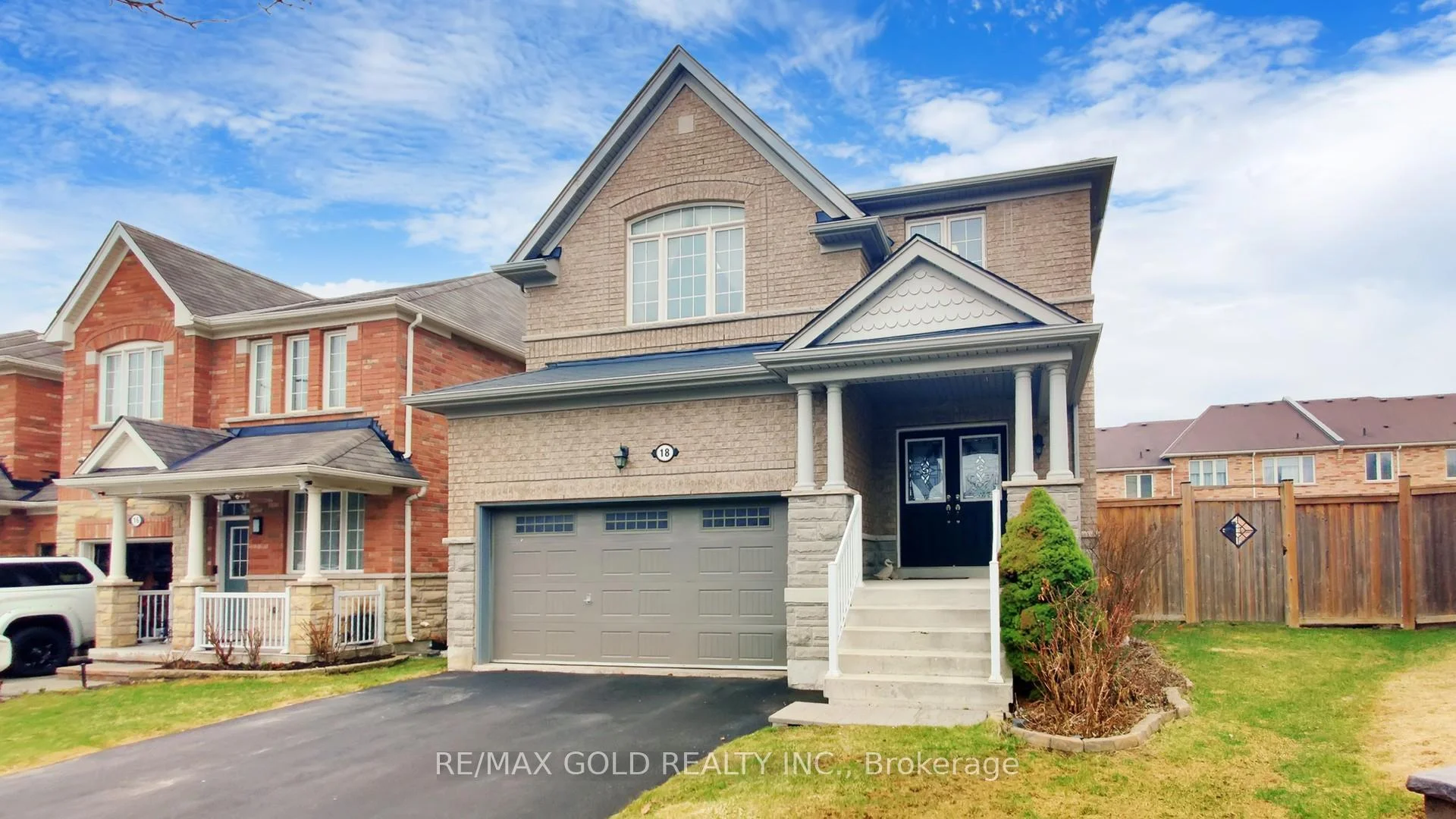 Photo 4 of 18 Kawana Road, Brampton, Bram West — HOMEH