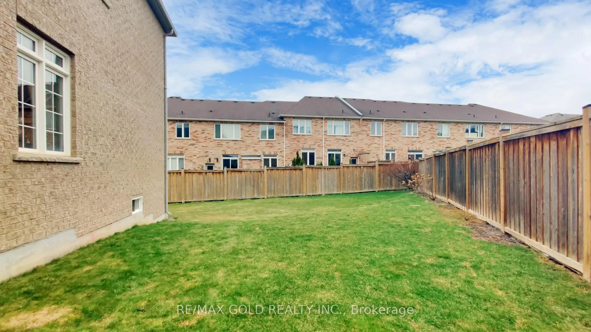 Photo 54 of 18 Kawana Road, Brampton, Bram West — HOMEH