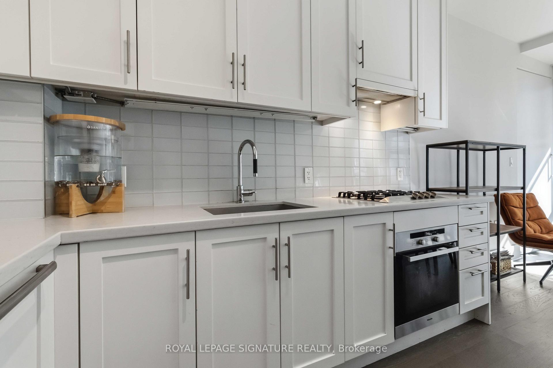 Photo 3 of Unit 518, 29 Queens Quay E, Toronto, Waterfront Communities — HOMEH