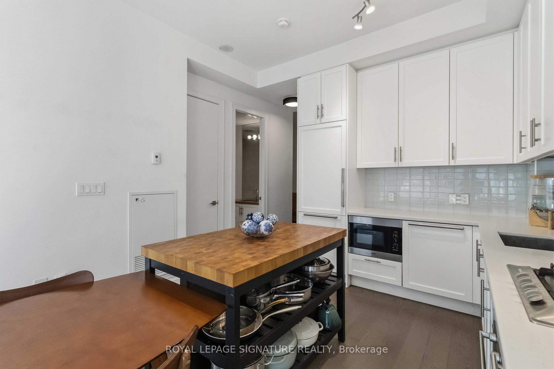 Photo 4 of Unit 518, 29 Queens Quay E, Toronto, Waterfront Communities — HOMEH