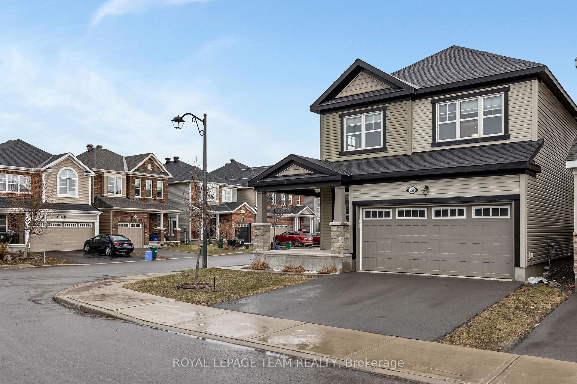 Photo 2 of 659 Pearl Dace Crescent, Ottawa, Barrhaven - Half Moon Bay — HOMEH