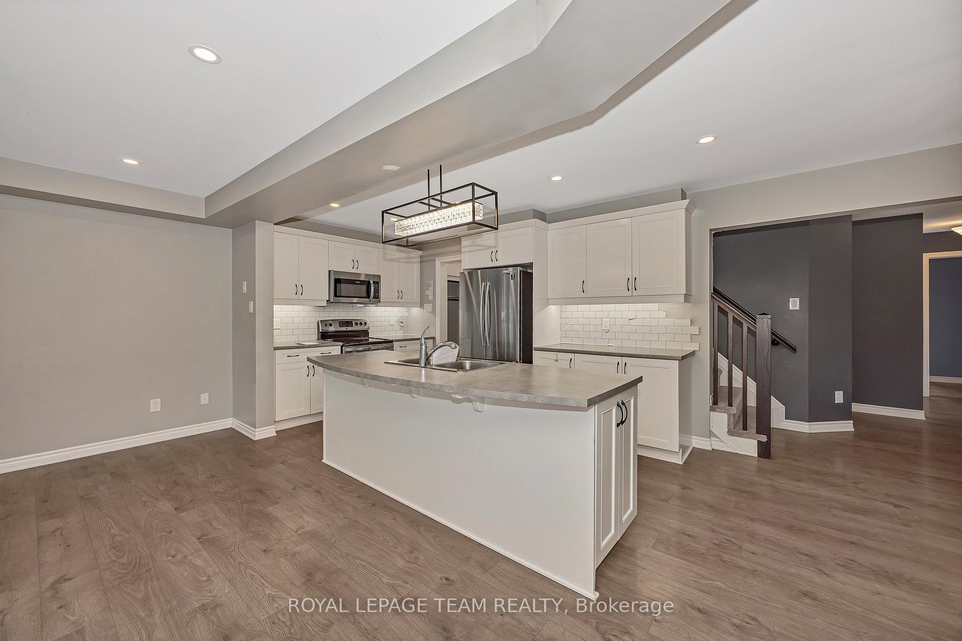 Photo 8 of 659 Pearl Dace Crescent, Ottawa, Barrhaven - Half Moon Bay — HOMEH