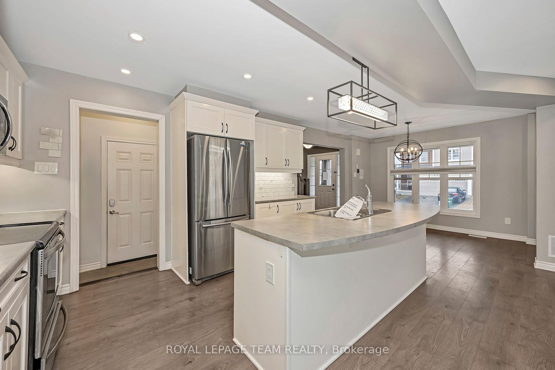 Photo 11 of 659 Pearl Dace Crescent, Ottawa, Barrhaven - Half Moon Bay — HOMEH