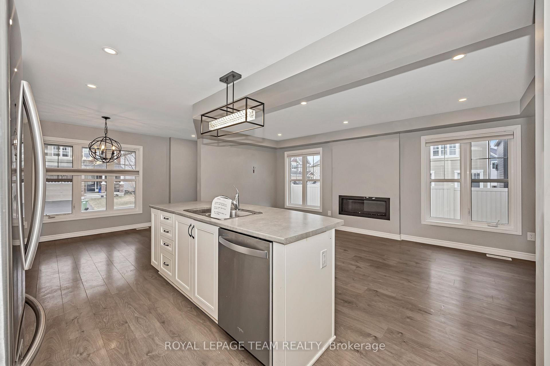 Photo 12 of 659 Pearl Dace Crescent, Ottawa, Barrhaven - Half Moon Bay — HOMEH