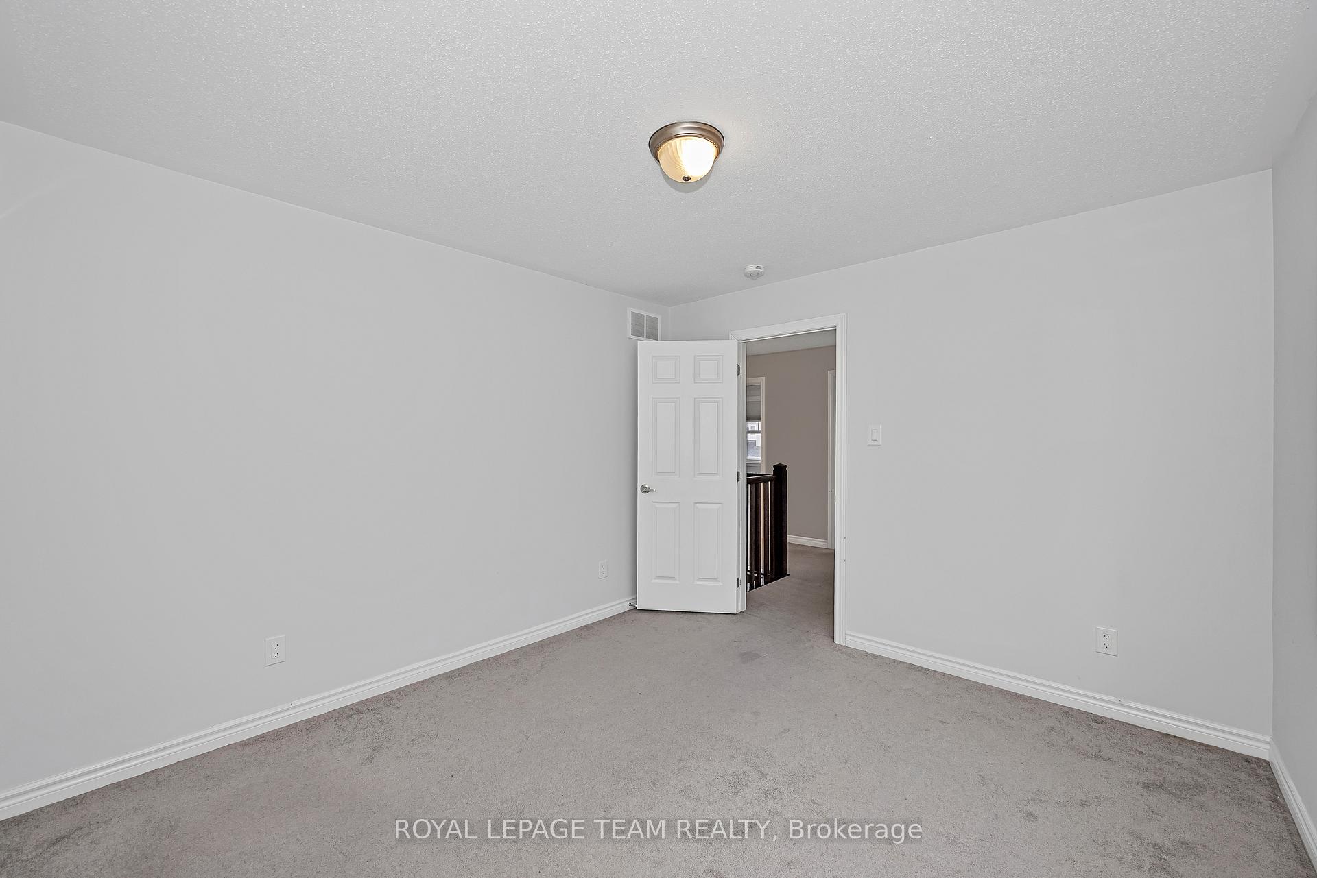 Photo 33 of 659 Pearl Dace Crescent, Ottawa, Barrhaven - Half Moon Bay — HOMEH