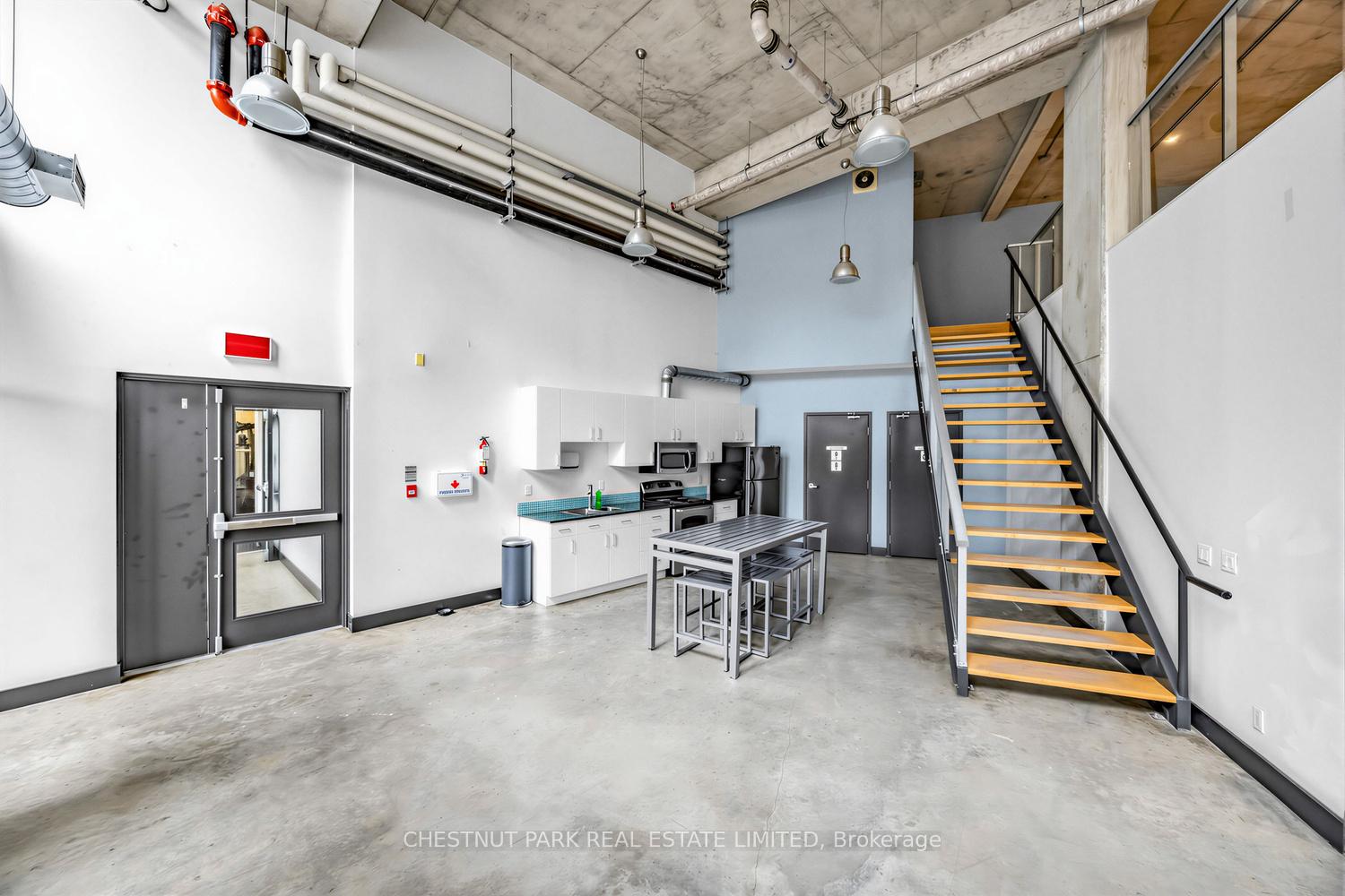Photo 6 of Unit 301, 363 Sorauren Avenue, Toronto, Roncesvalles — HOMEH