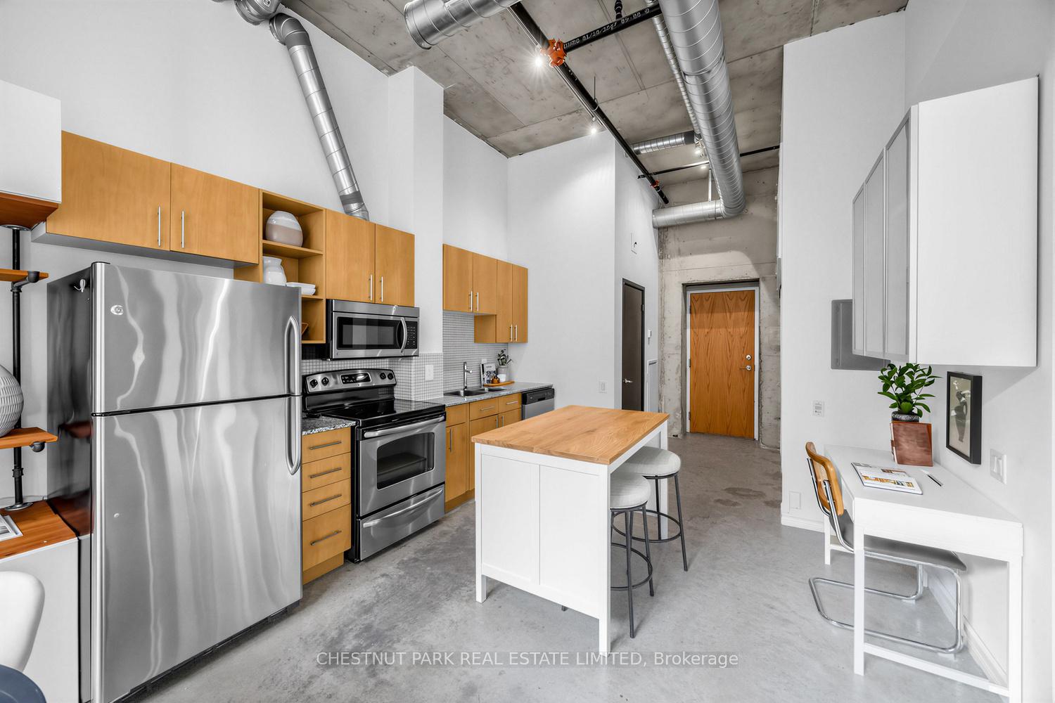 Photo 12 of Unit 301, 363 Sorauren Avenue, Toronto, Roncesvalles — HOMEH