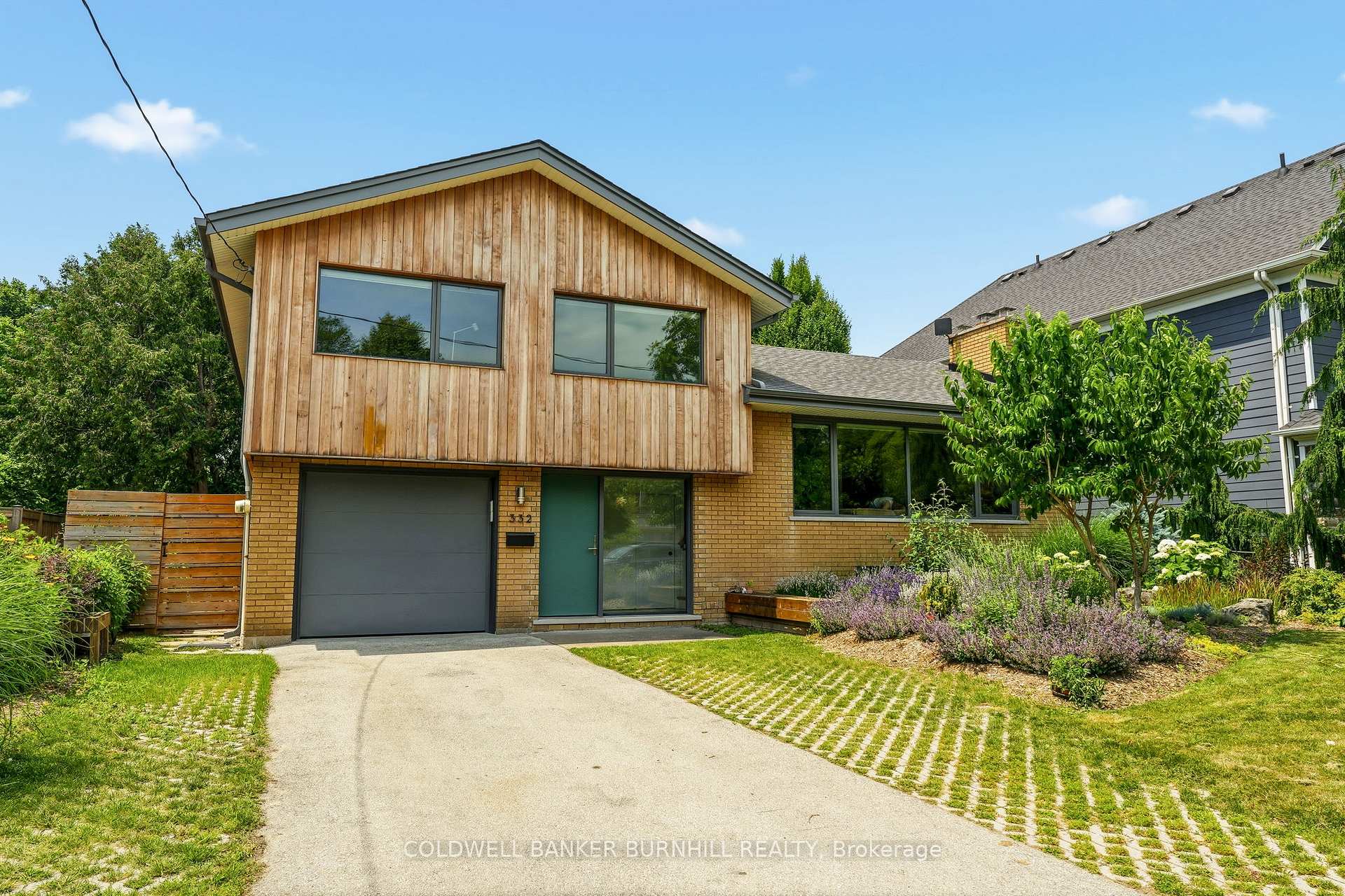 Photo 2 of 332 Newbold Court, Burlington, Brant — HOMEH
