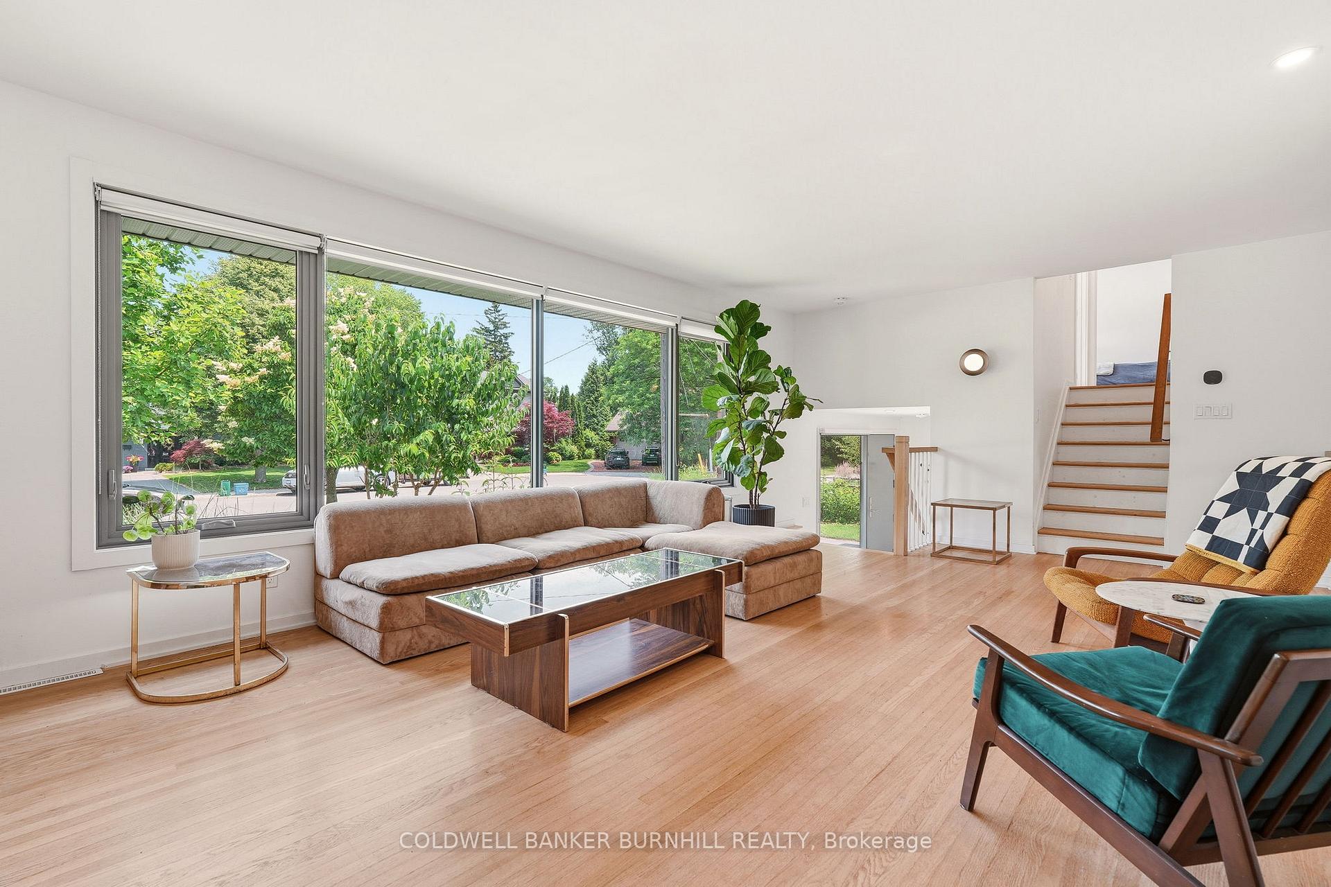 Photo 6 of 332 Newbold Court, Burlington, Brant — HOMEH