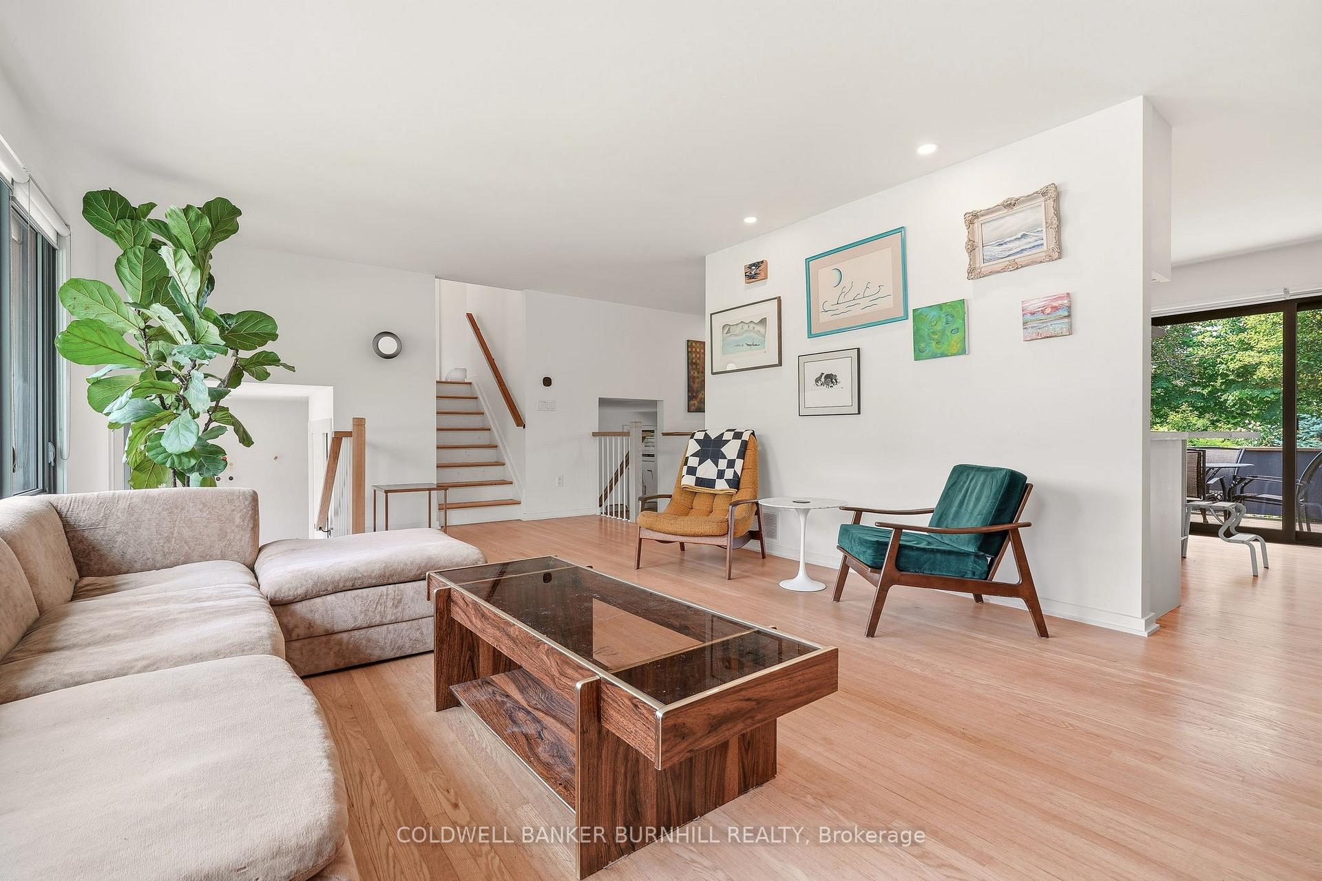 Photo 7 of 332 Newbold Court, Burlington, Brant — HOMEH