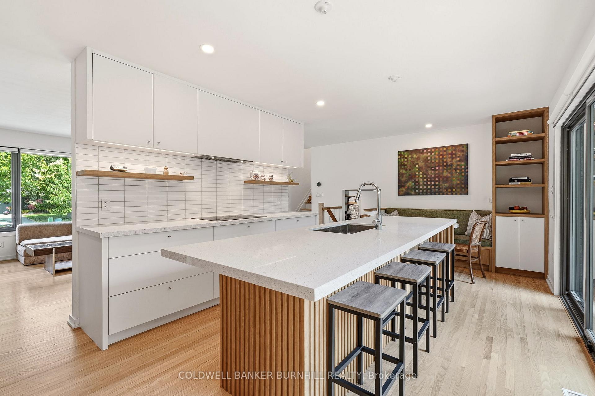 Photo 13 of 332 Newbold Court, Burlington, Brant — HOMEH