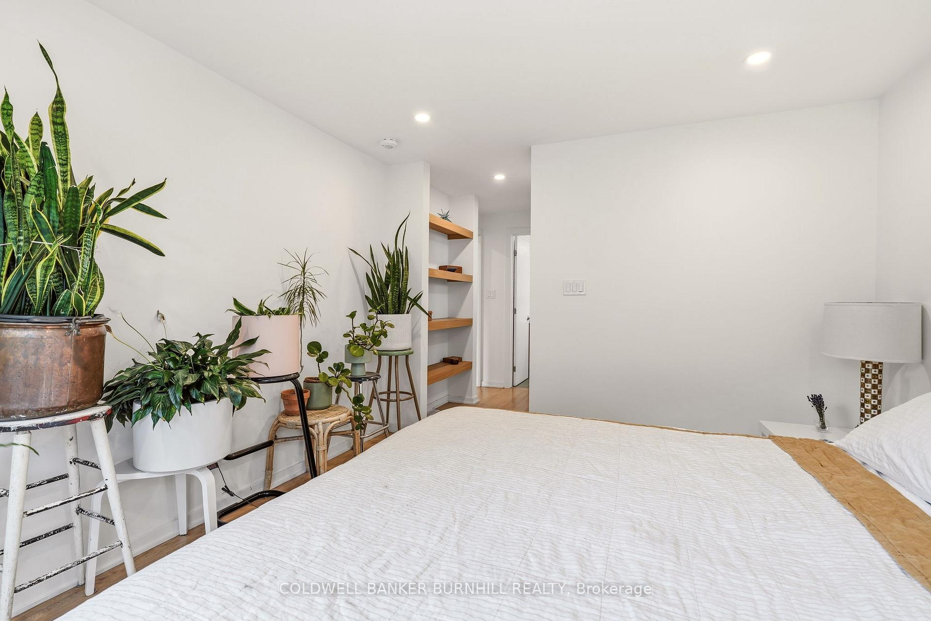 Photo 24 of 332 Newbold Court, Burlington, Brant — HOMEH