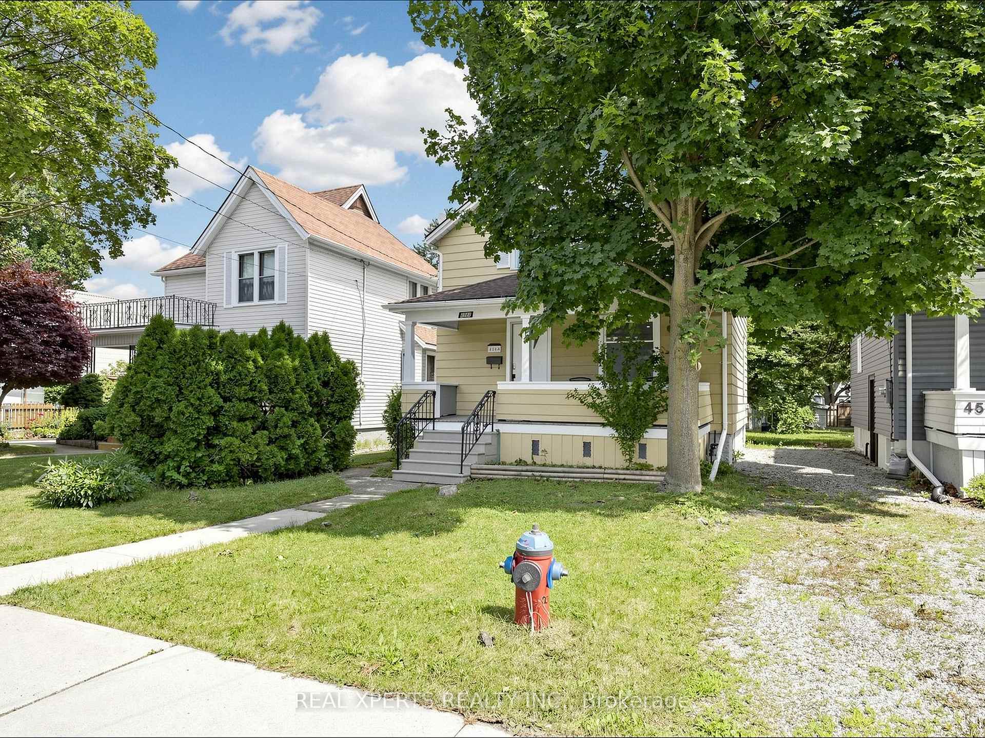 Photo 2 of 4564 Fourth Avenue, Niagara Falls, Cherrywood — HOMEH