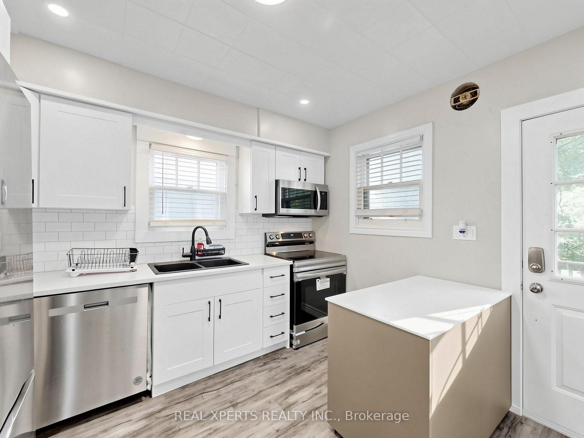 Photo 14 of 4564 Fourth Avenue, Niagara Falls, Cherrywood — HOMEH