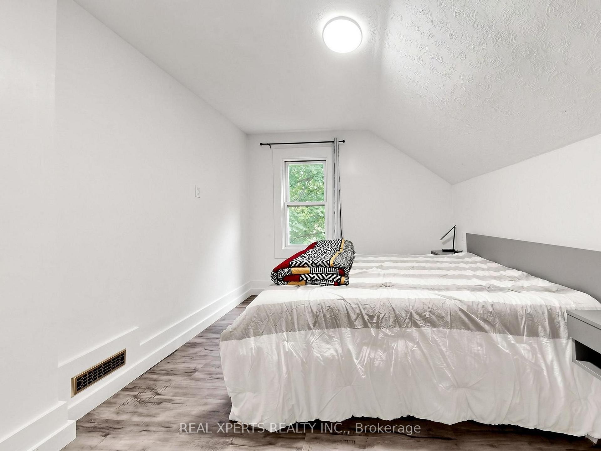 Photo 20 of 4564 Fourth Avenue, Niagara Falls, Cherrywood — HOMEH