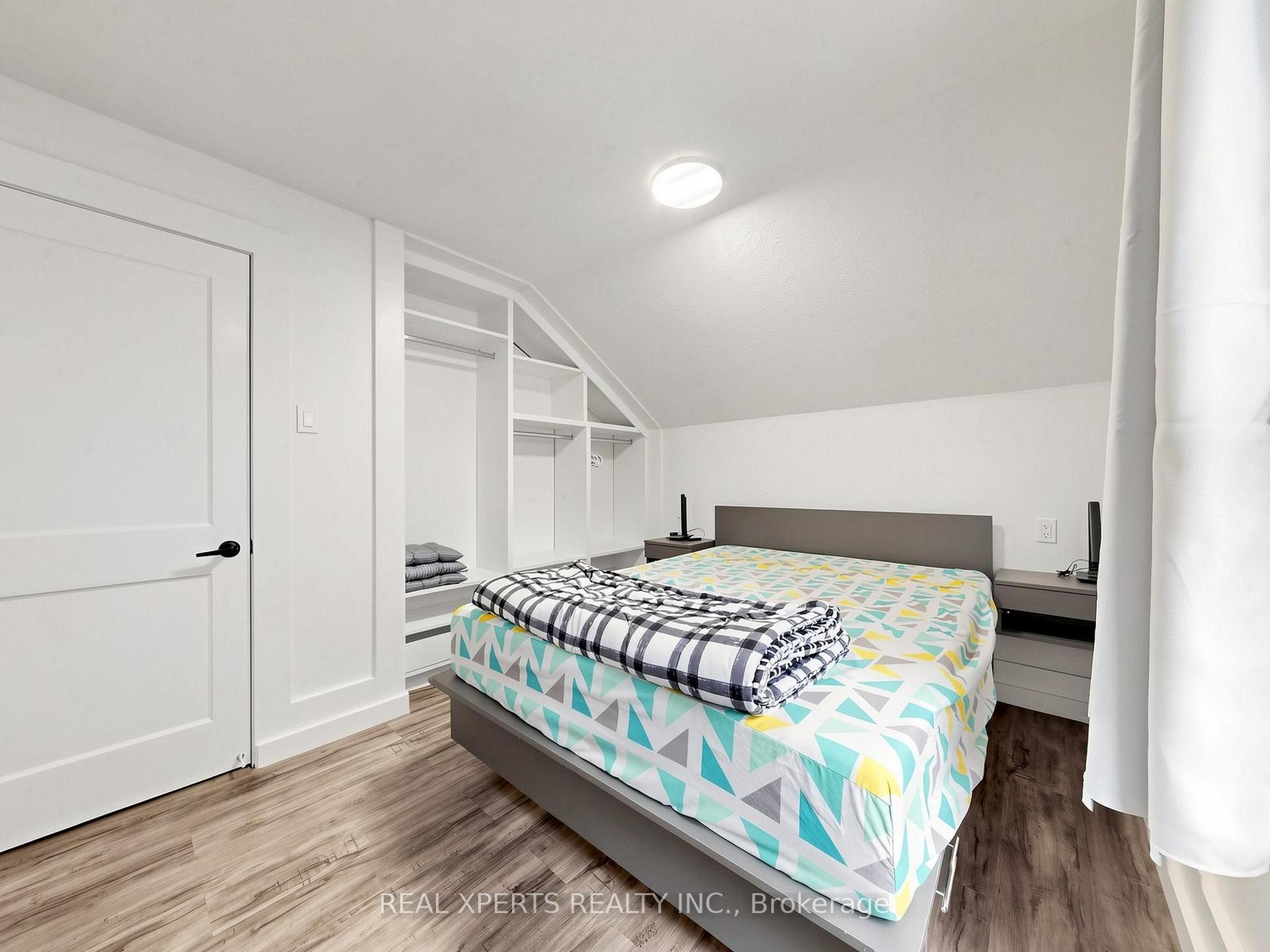 Photo 22 of 4564 Fourth Avenue, Niagara Falls, Cherrywood — HOMEH
