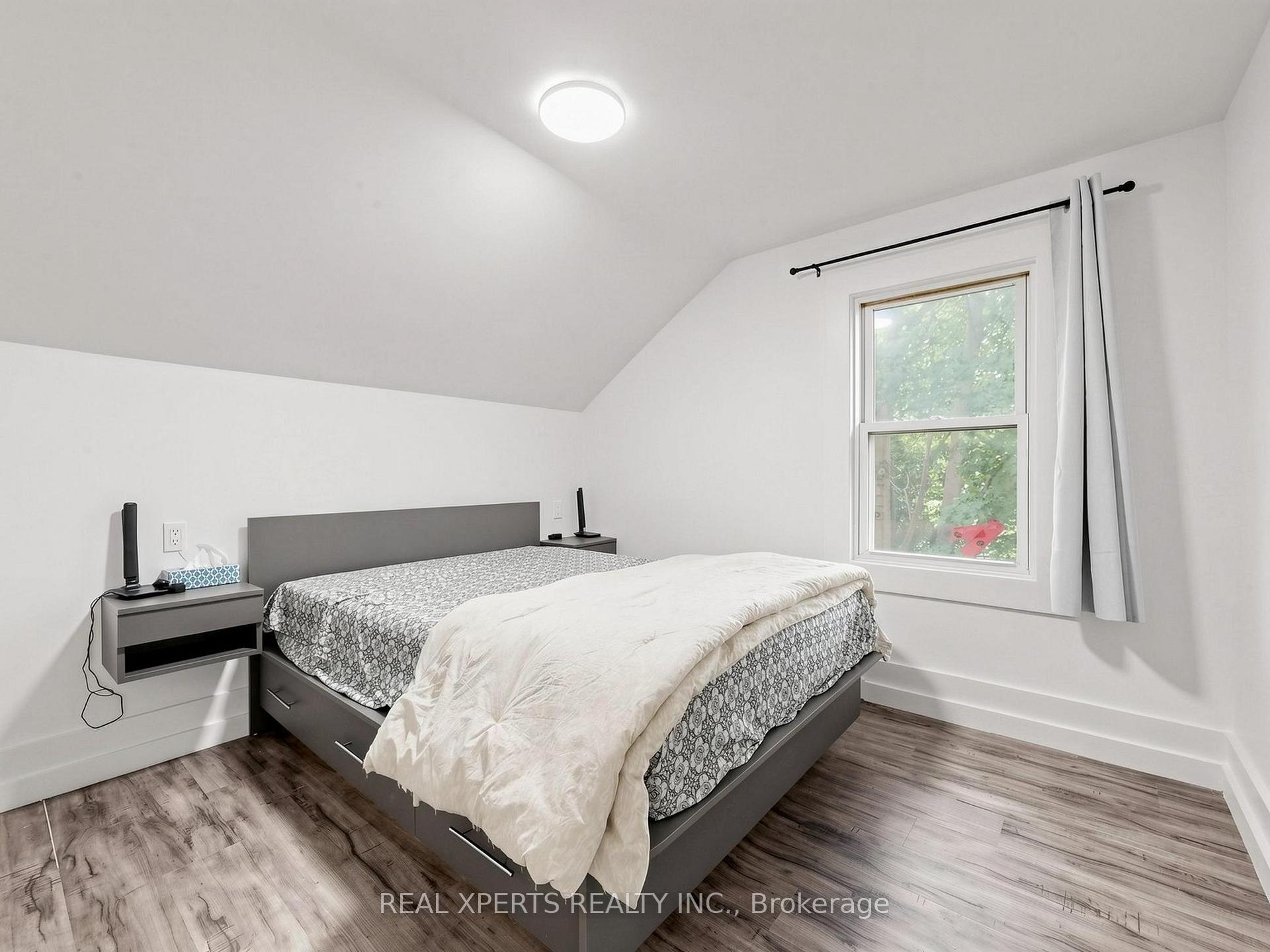 Photo 23 of 4564 Fourth Avenue, Niagara Falls, Cherrywood — HOMEH