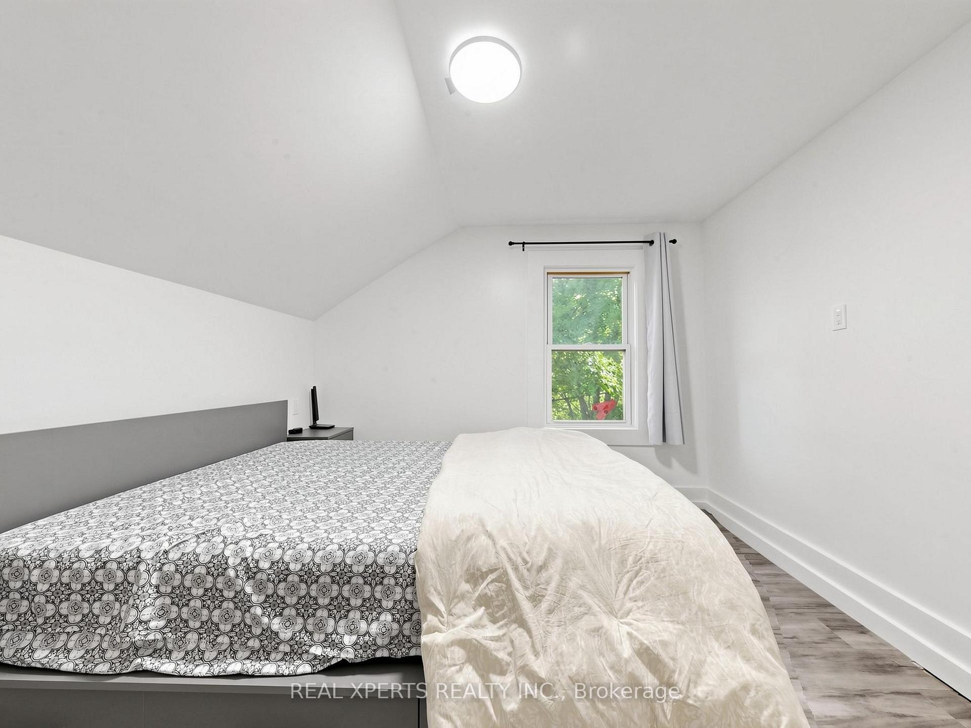 Photo 25 of 4564 Fourth Avenue, Niagara Falls, Cherrywood — HOMEH