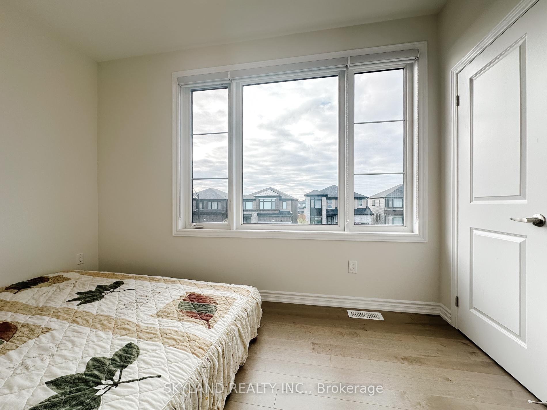 Photo 10 of 33 Del Ray Crescent, Wasaga Beach — HOMEH