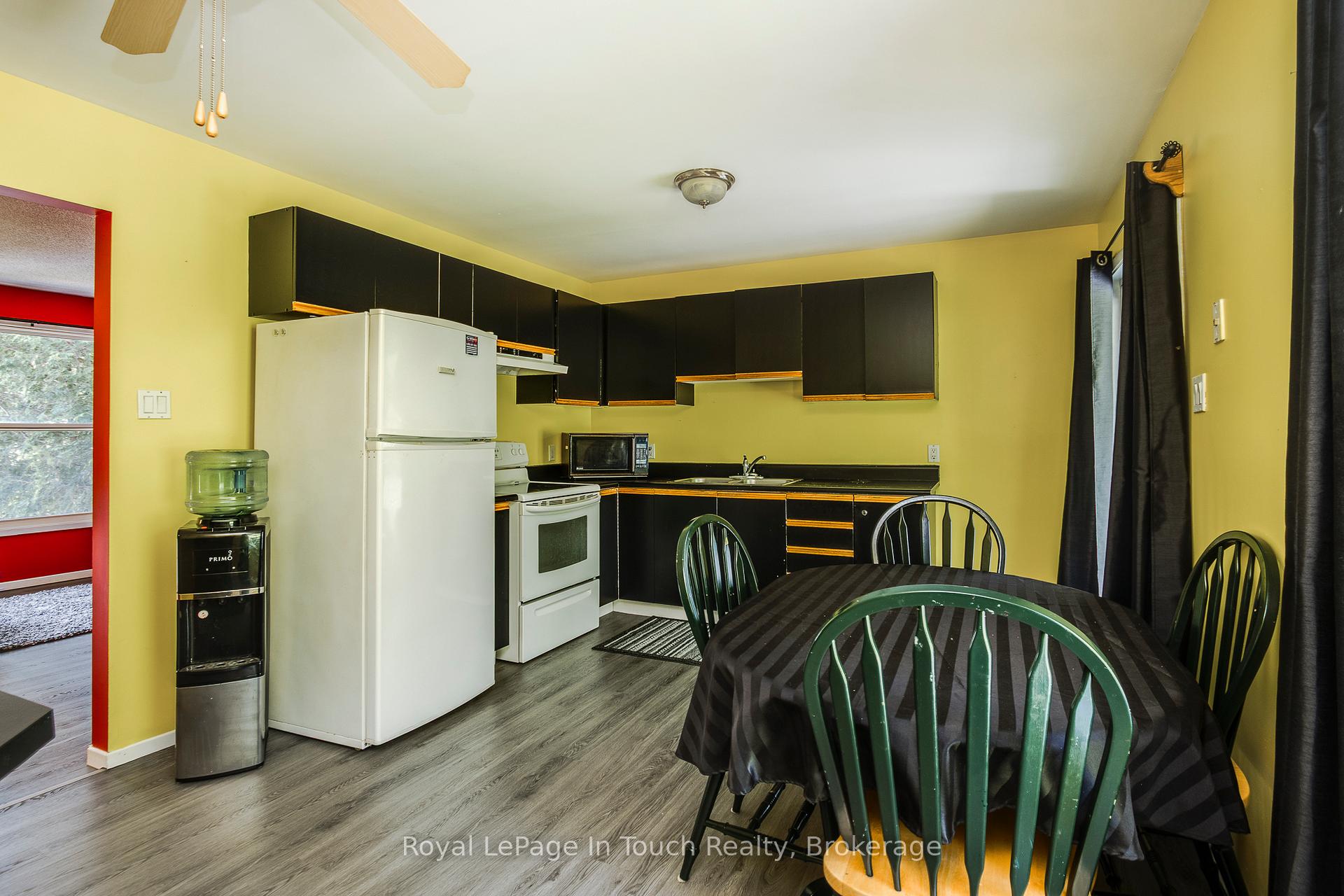 Photo 6 of 817 Birchwood Drive, Midland — HOMEH