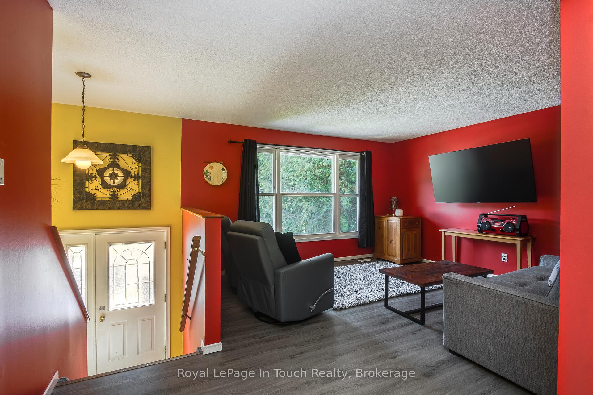 Photo 7 of 817 Birchwood Drive, Midland — HOMEH