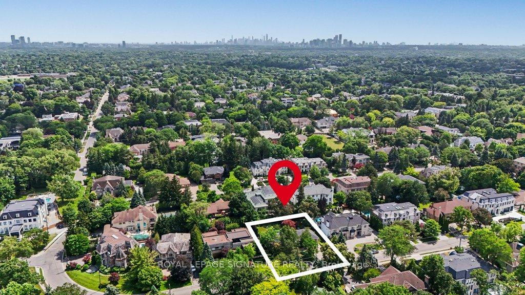 Photo 2 of 57 Wimpole Drive, North York, St. Andrew-Windfields — HOMEH