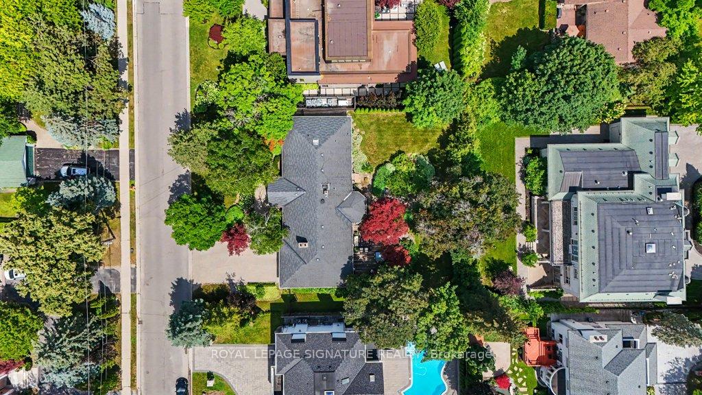 Photo 3 of 57 Wimpole Drive, North York, St. Andrew-Windfields — HOMEH