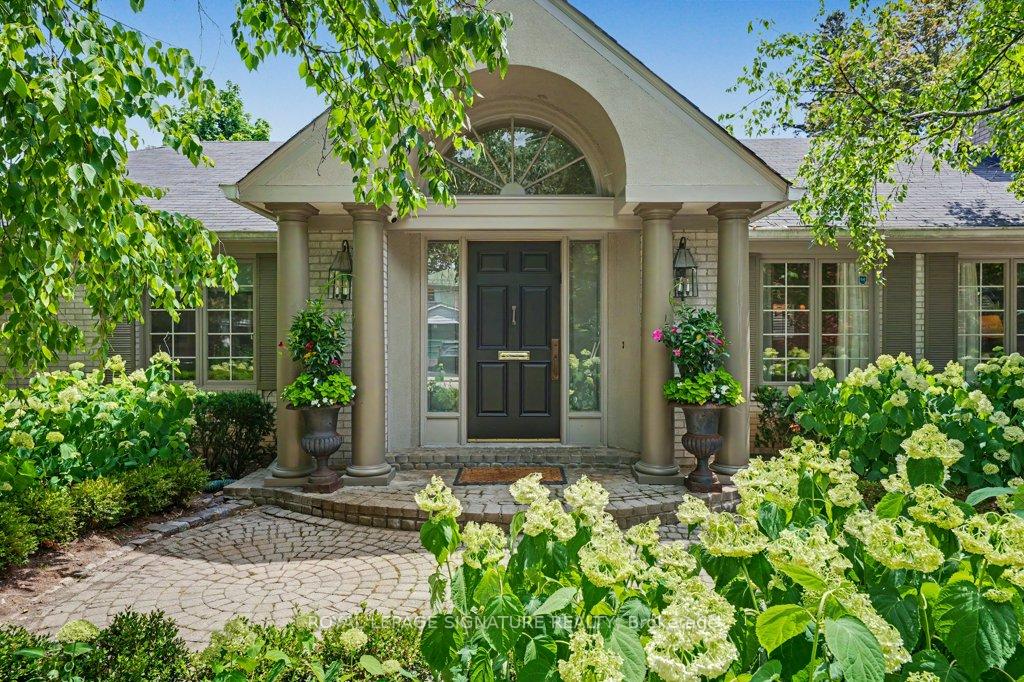 Photo 5 of 57 Wimpole Drive, North York, St. Andrew-Windfields — HOMEH